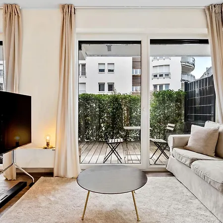 Chic In Limpertsberg Near Center Lägenhet