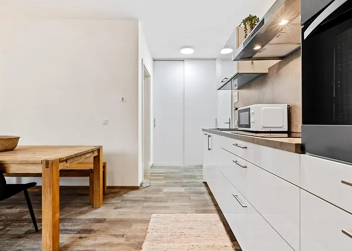 Chic In Limpertsberg Near Center