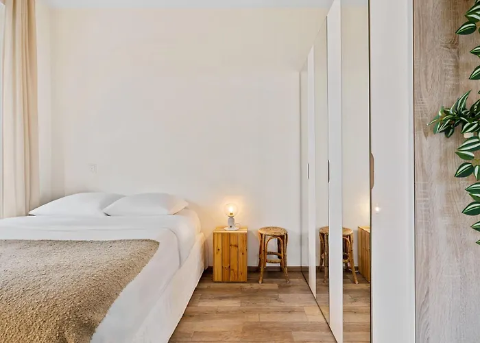 Chic In Limpertsberg Near Center