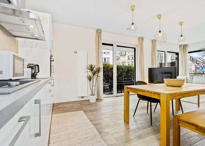 Chic In Limpertsberg Near Center